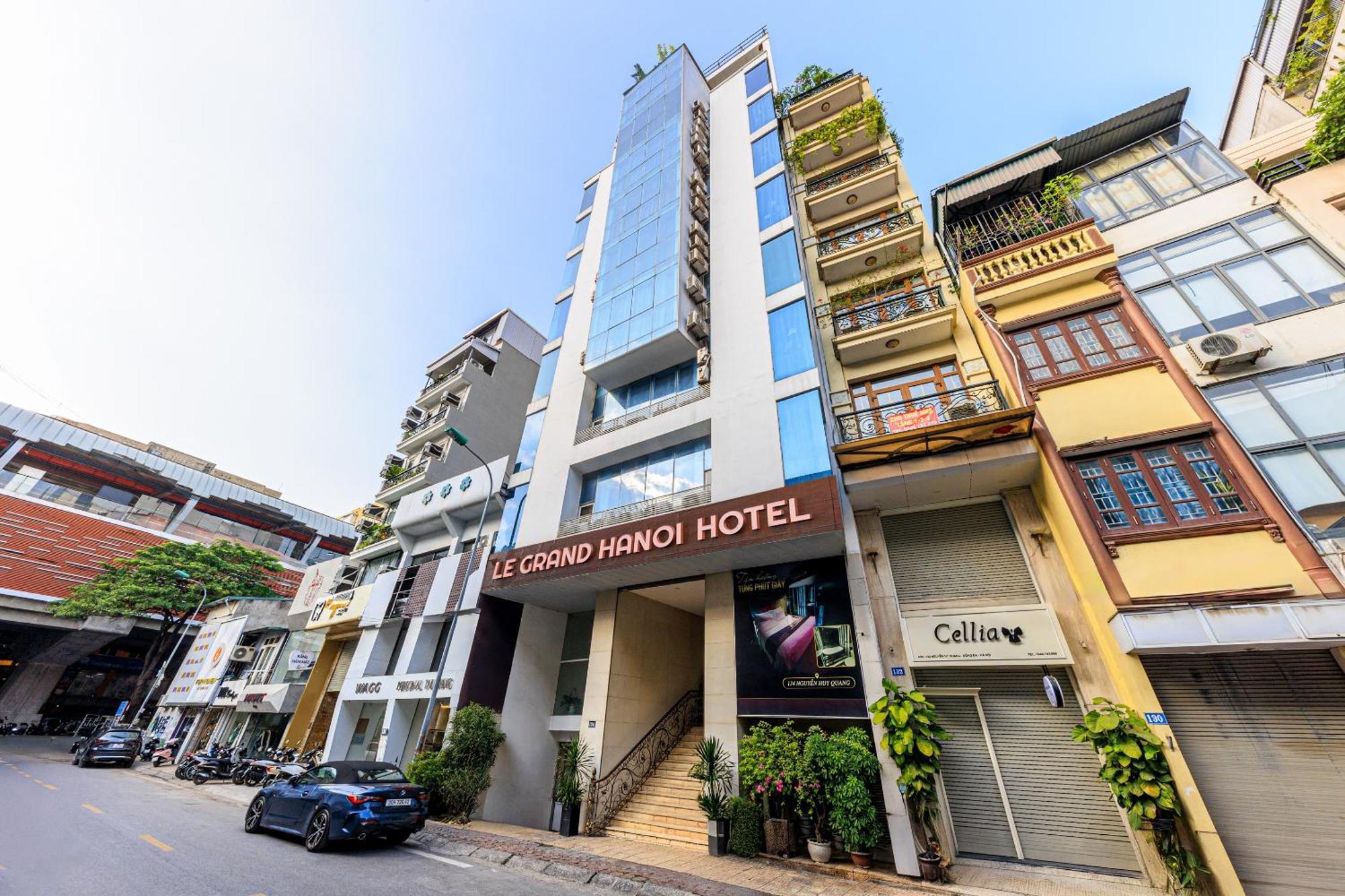 Collection O Le Grand - The Sun Hotel